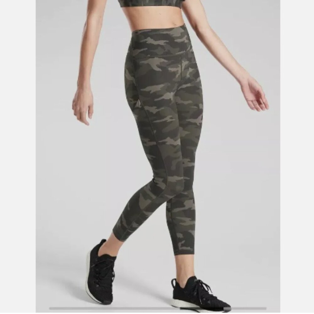 Like New Athleta Ultimate Green and Brown Camo 7/8 Tight Leggings Small